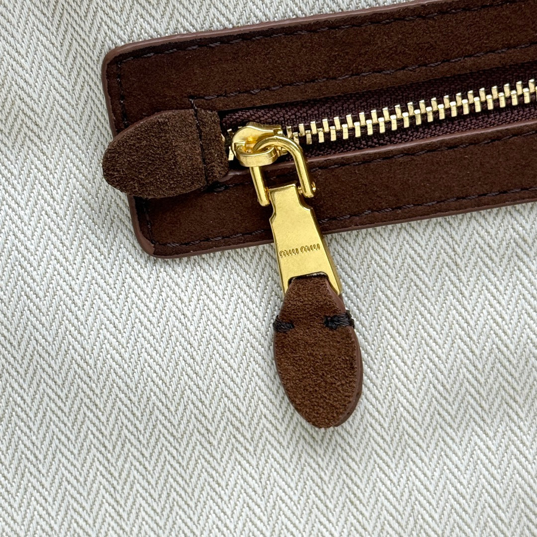 B1P36A28 Popular chamois leather bag