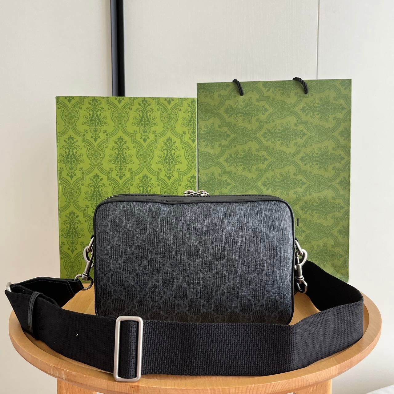 B1X44B419 Popular leather bag