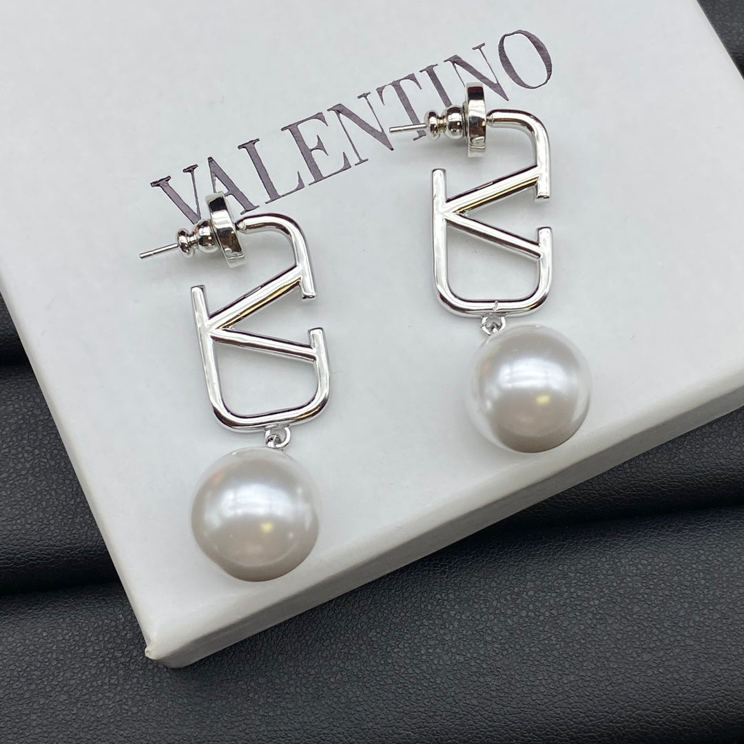 X1Z94VL712E Popular Earrings