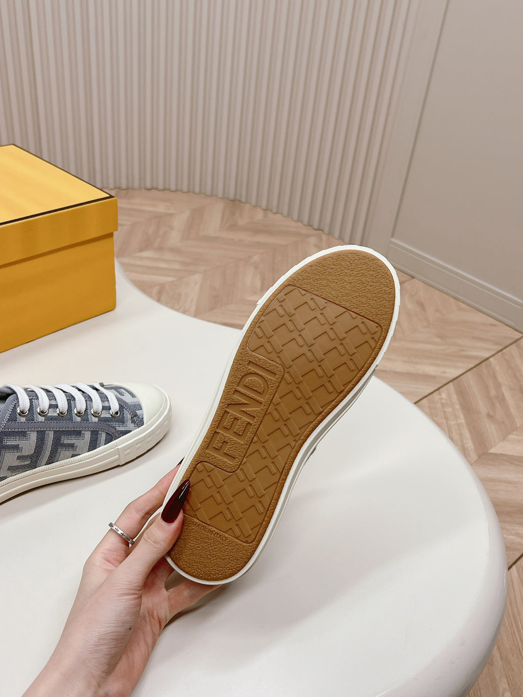 Z2Q105F423 Popular high-quality Shoes