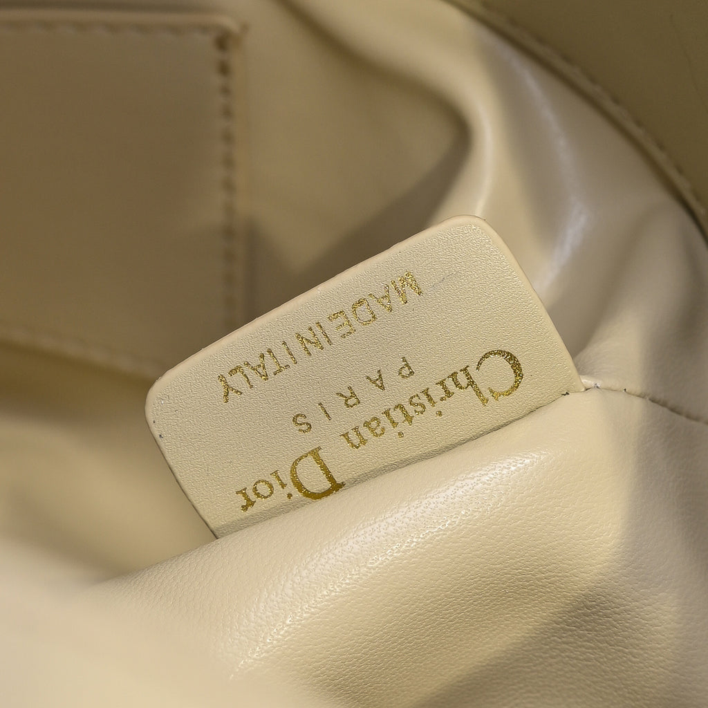 B1W15D17 Popular leather bag