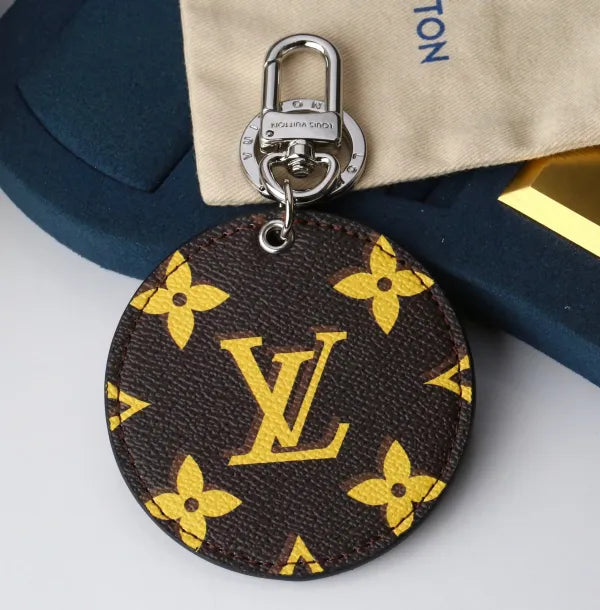 A1Z105E90 Popular bag 's charms accessories