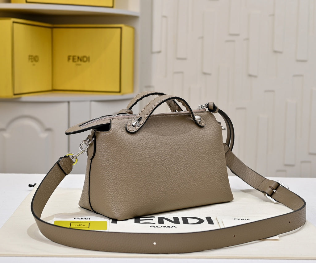 B1W35F109 Popular  leather bag