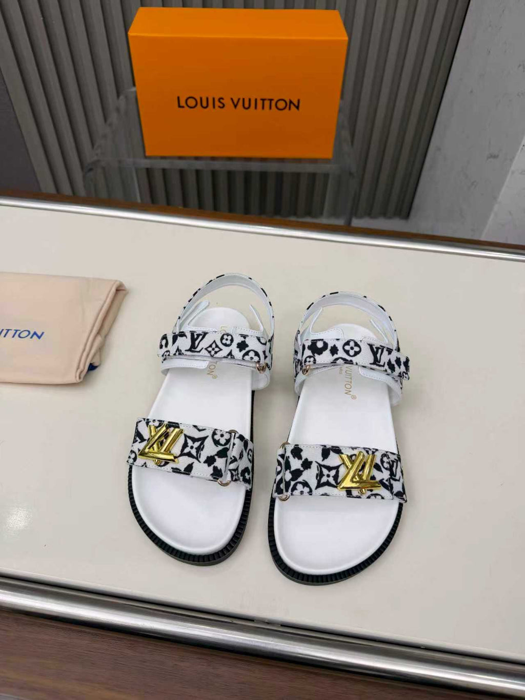 Z2P36E16 Popular high-quality Shoes