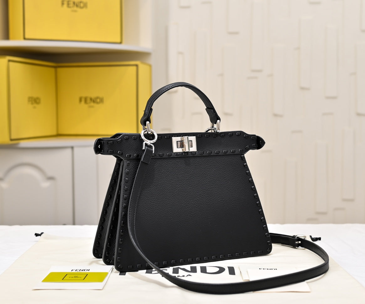 B1R115F136 Popular leather bag