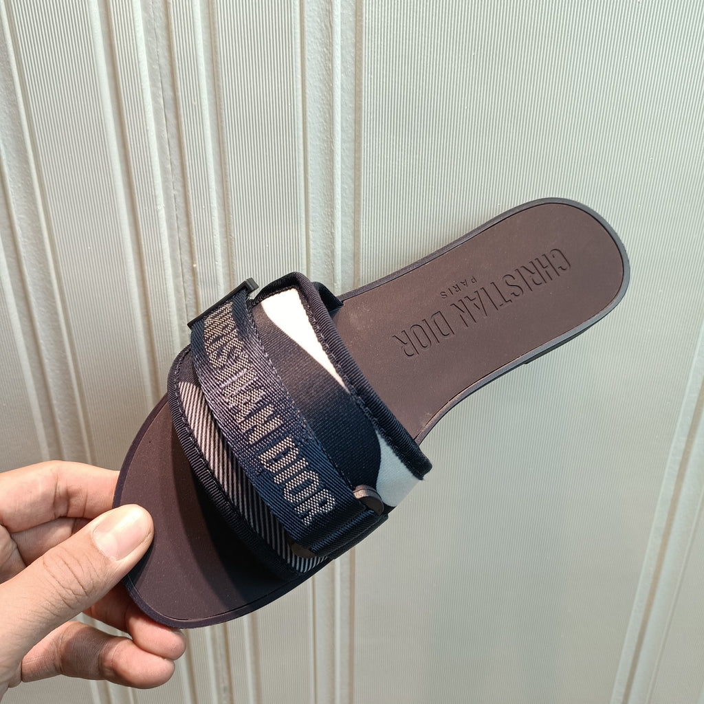 Z1ZD20 Popular Slippers