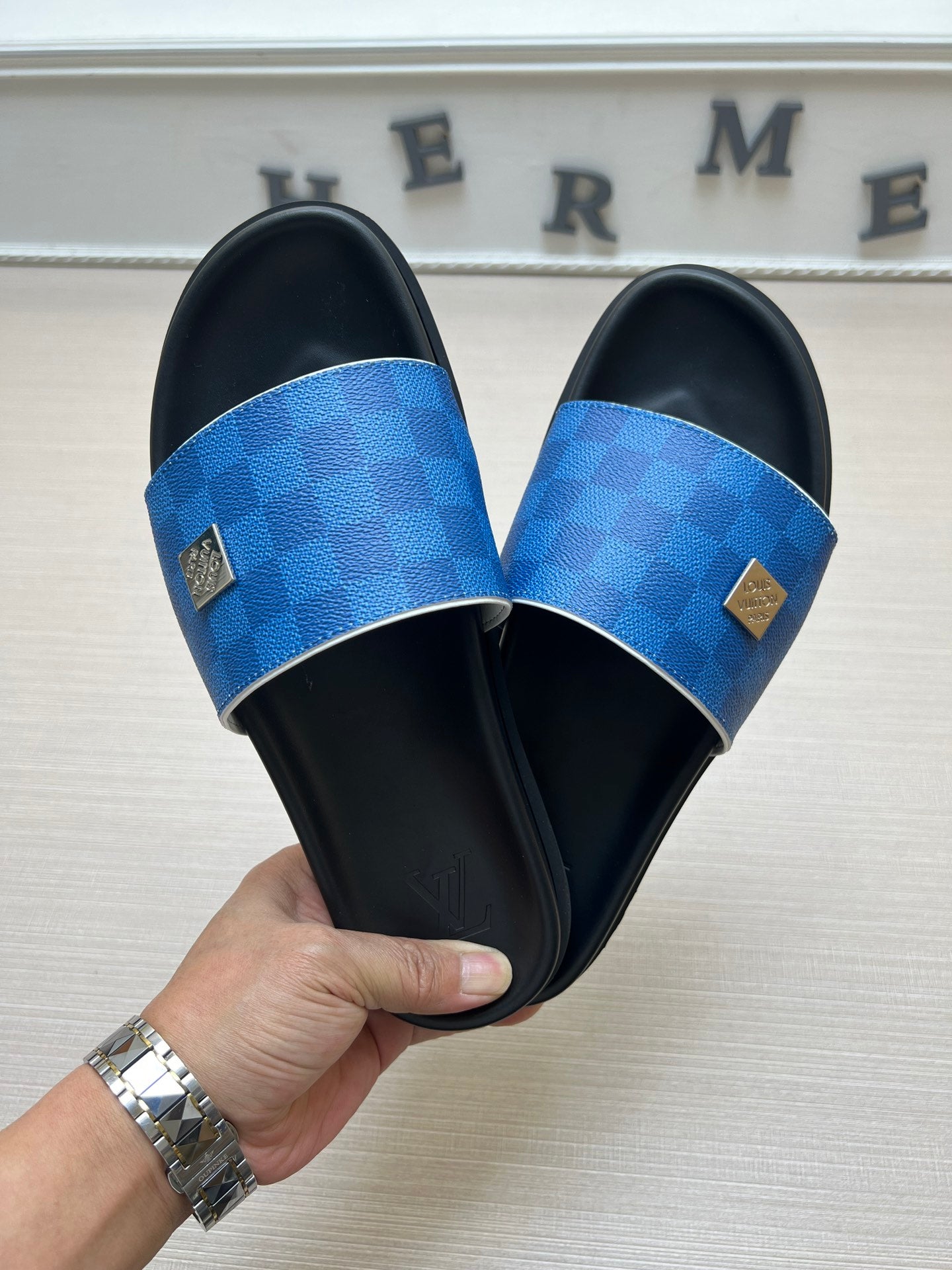 Z5ZE69 Popular slippers