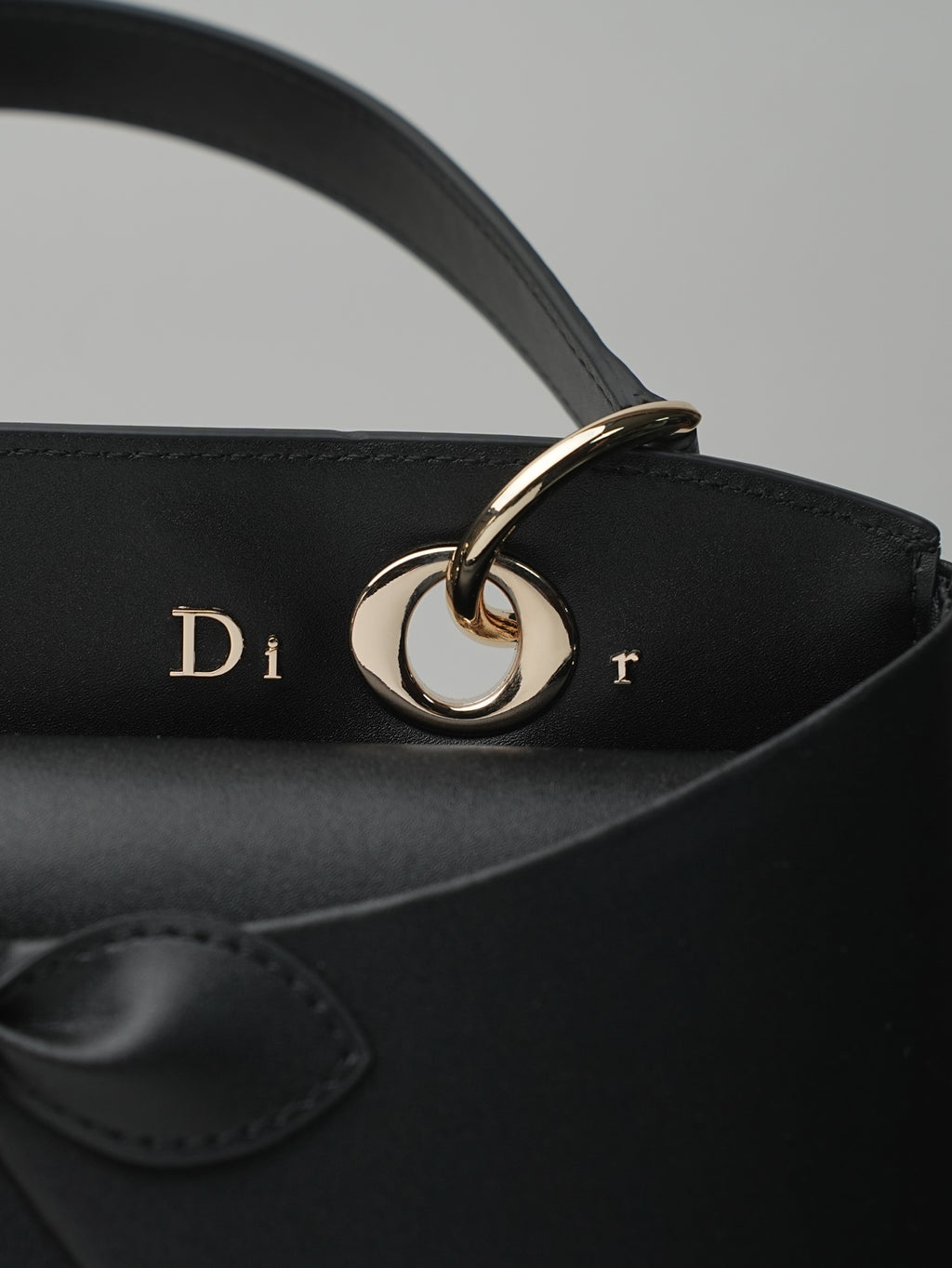 B1P36D89 Popular leather bag