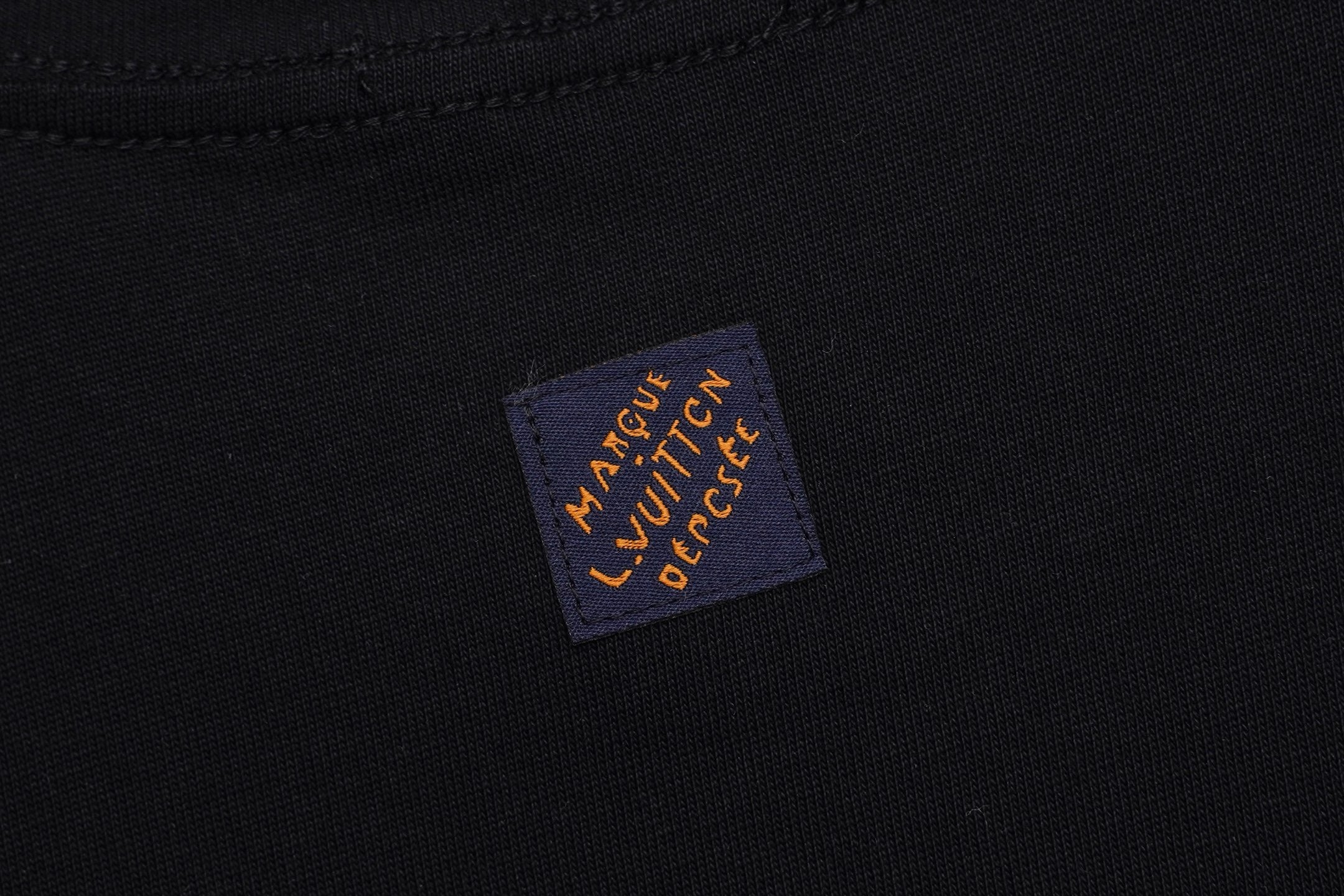 U1R76E18 Popular T-shirts