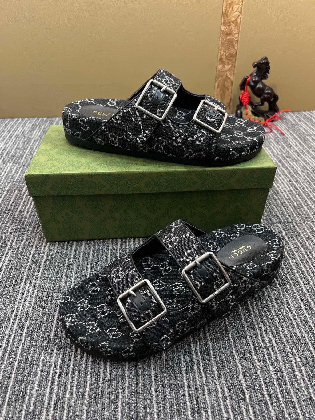Z5QB17  Popular shoes