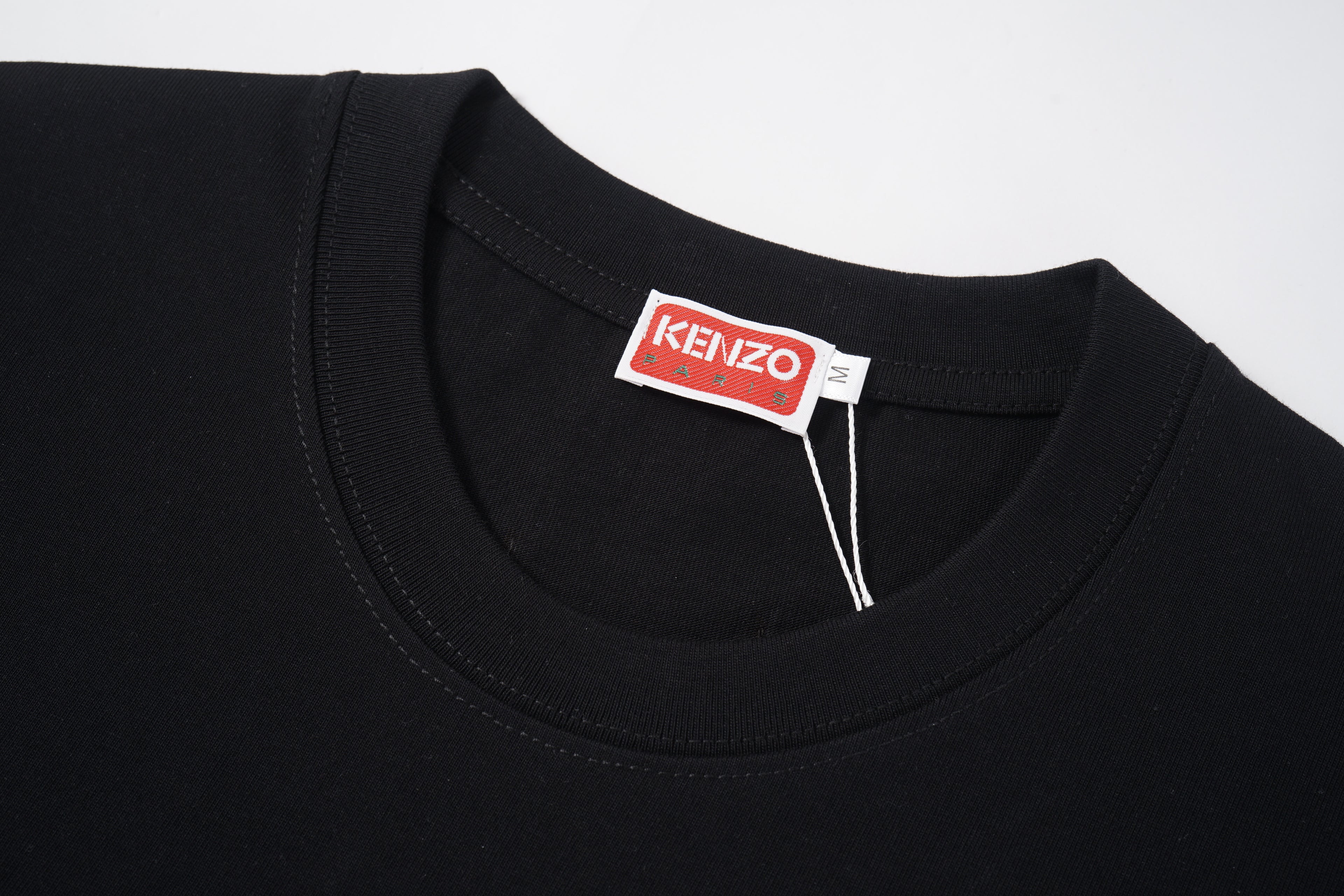 U1P36A31 Popular T-shirts