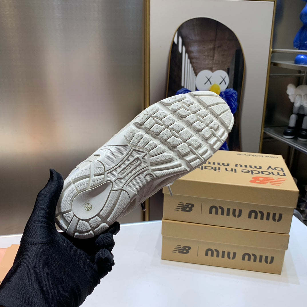 Z1P54A118 Popular shoes