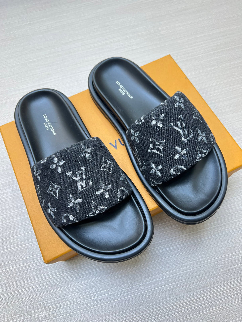 Z5Z35E302 Popular Slippers