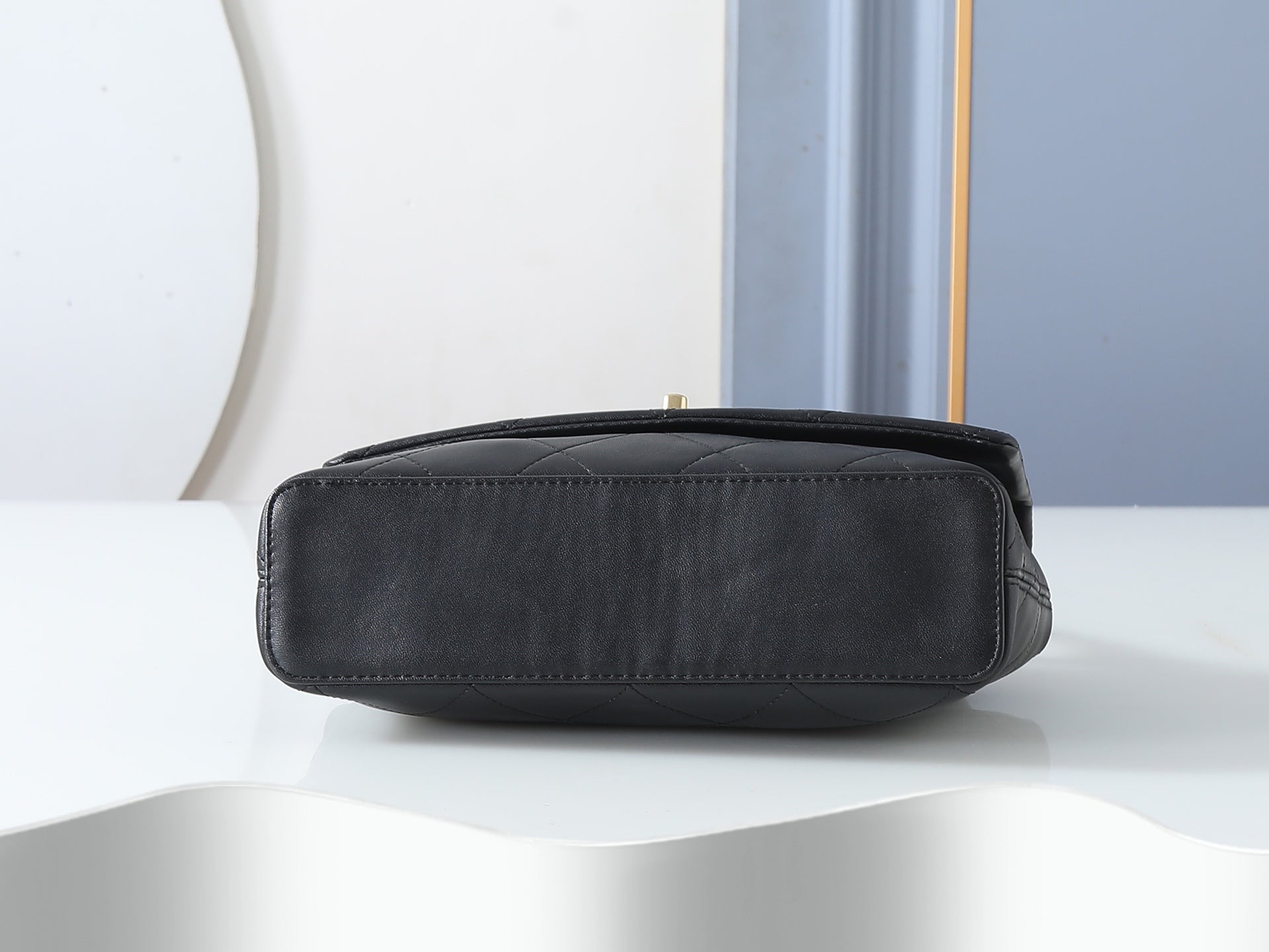 B1R76C28 Popular leather bag