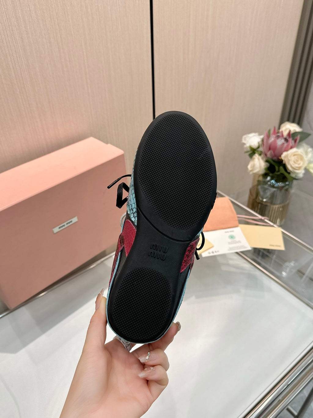 Z2Q105A246 Popular high-quality Shoes