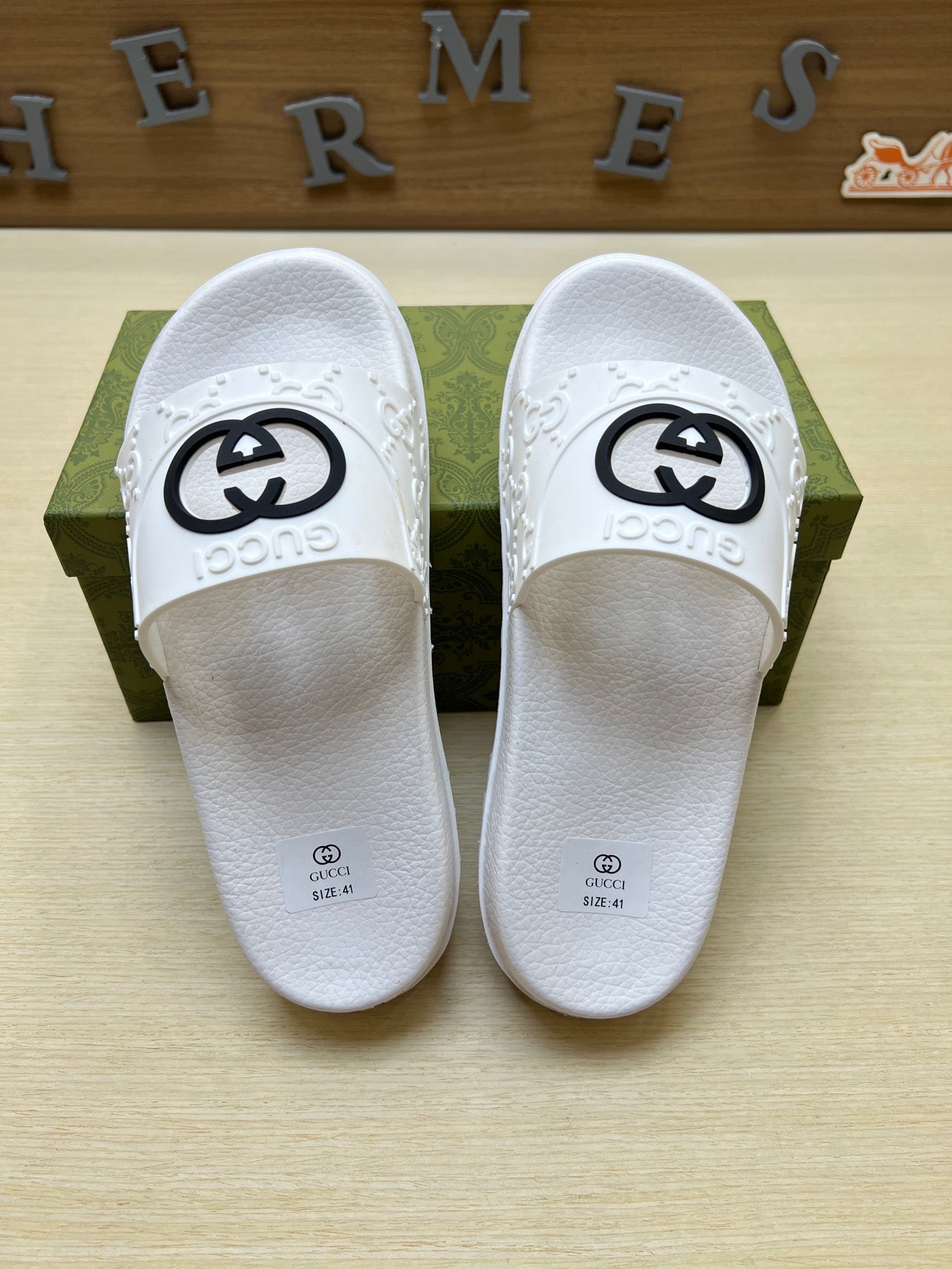 Z5X76B6  Popular slippers
