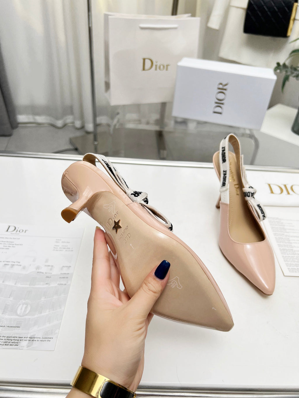 Z2Q55D44  Popular leather High heels