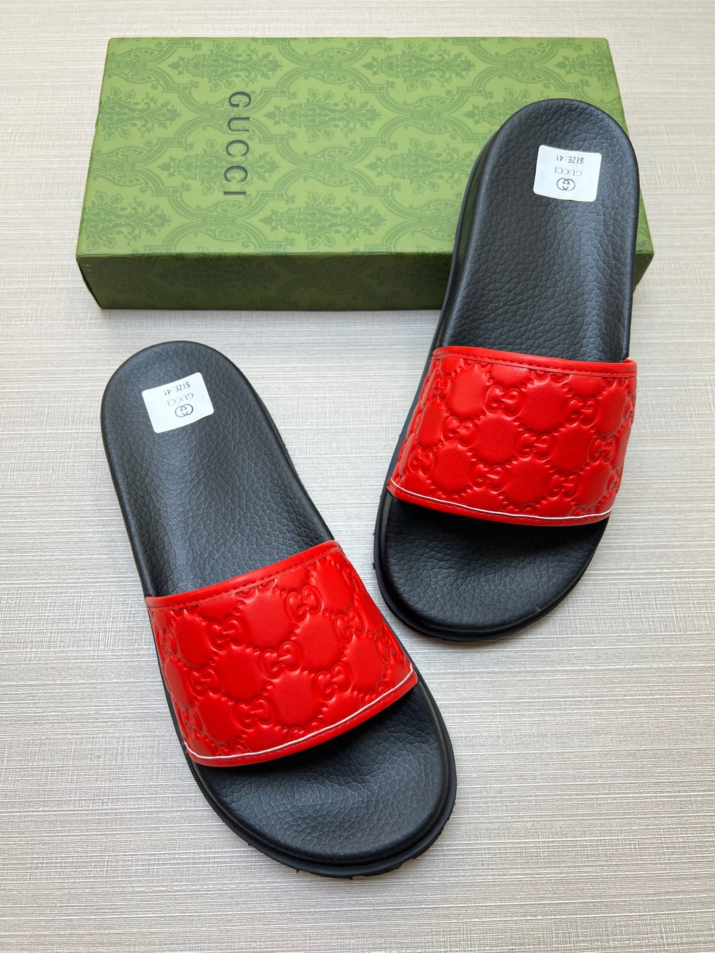 Z5X76B5  Popular slippers