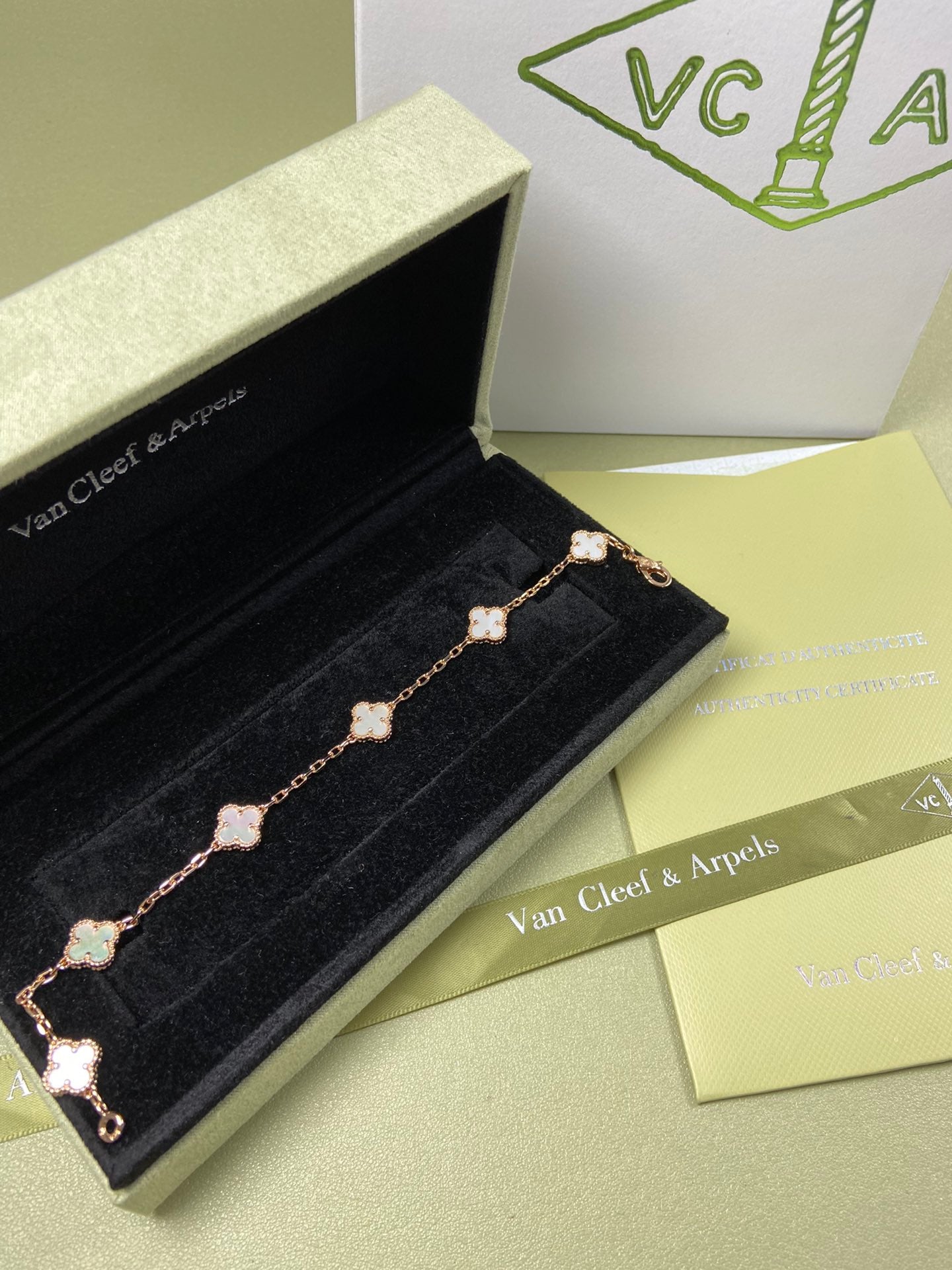 X5X94VA183K  Popular bracelets 6 flowers mini size 0.9cm flower