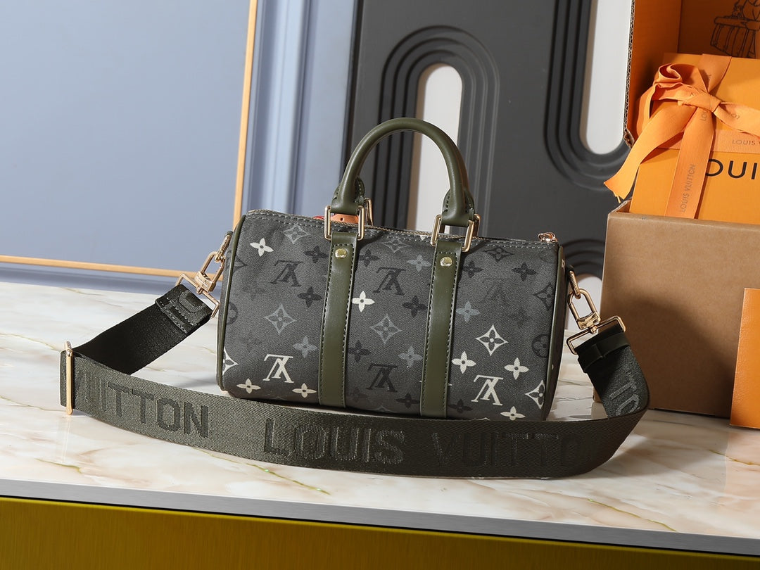 B1P46E30 Popular leather bag