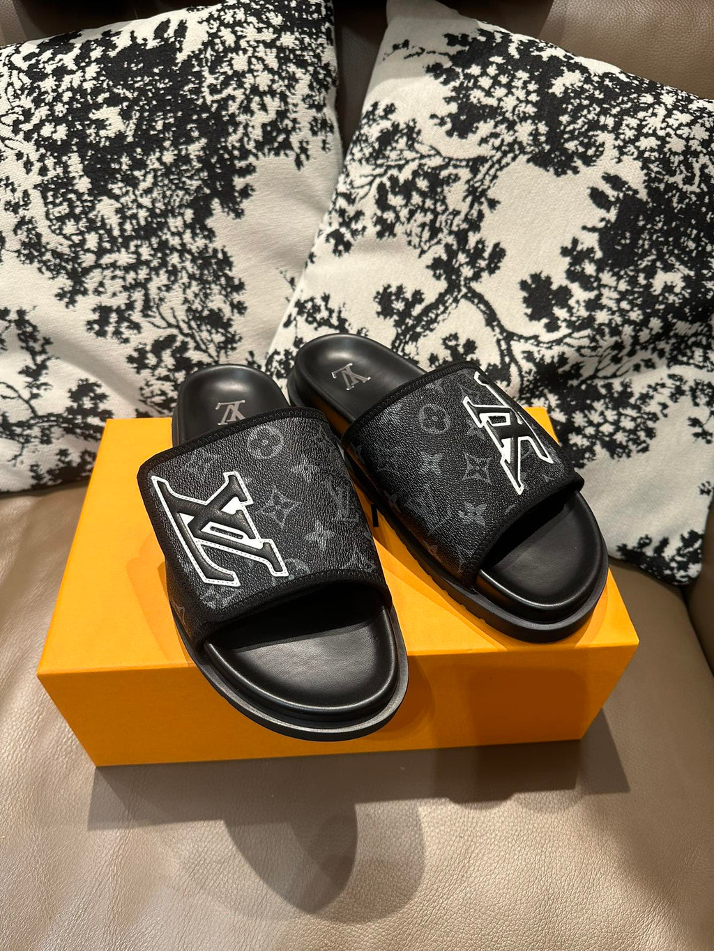 Z2Z85E28  Popular leather Shoes