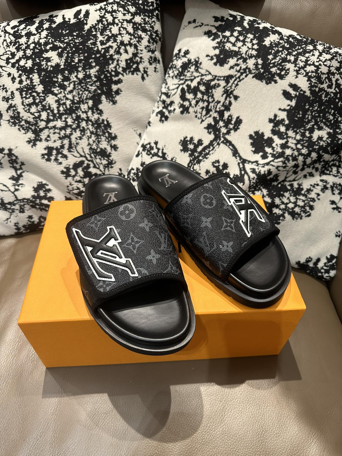 Z2Z85E28  Popular leather Shoes