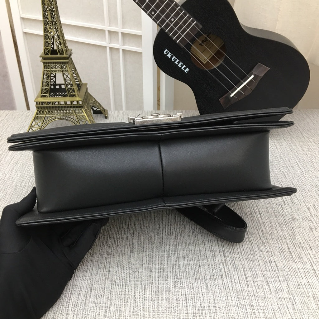 B5X121C60 Popular  leather bag 