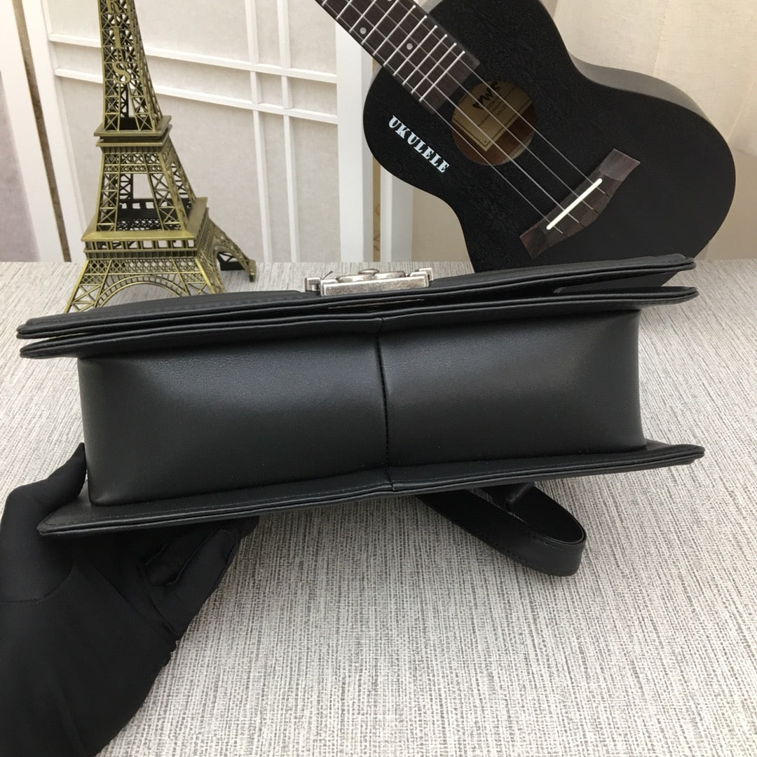 B5X121C60 Popular  leather bag 