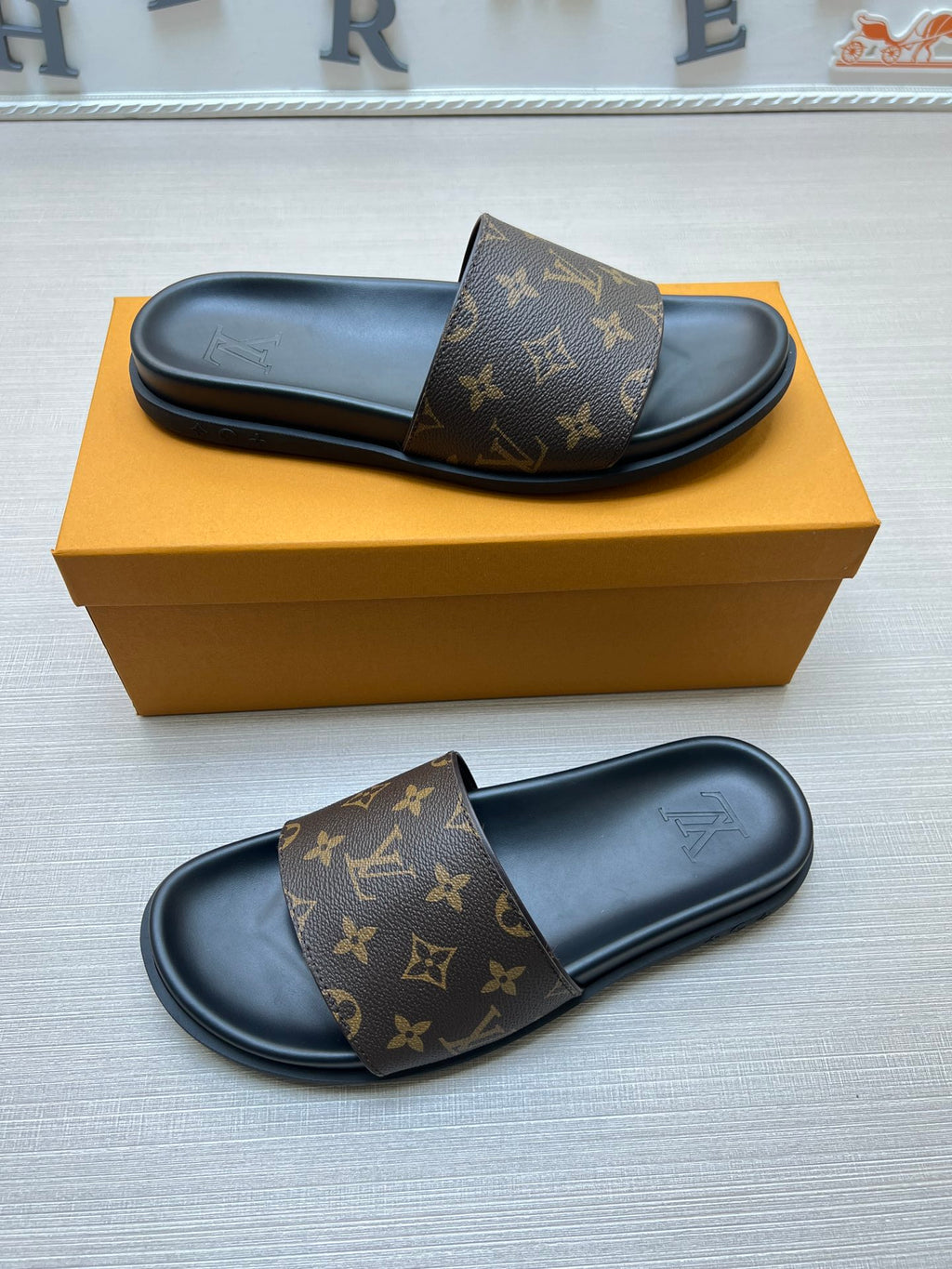 Z5ZE57 Popular slippers