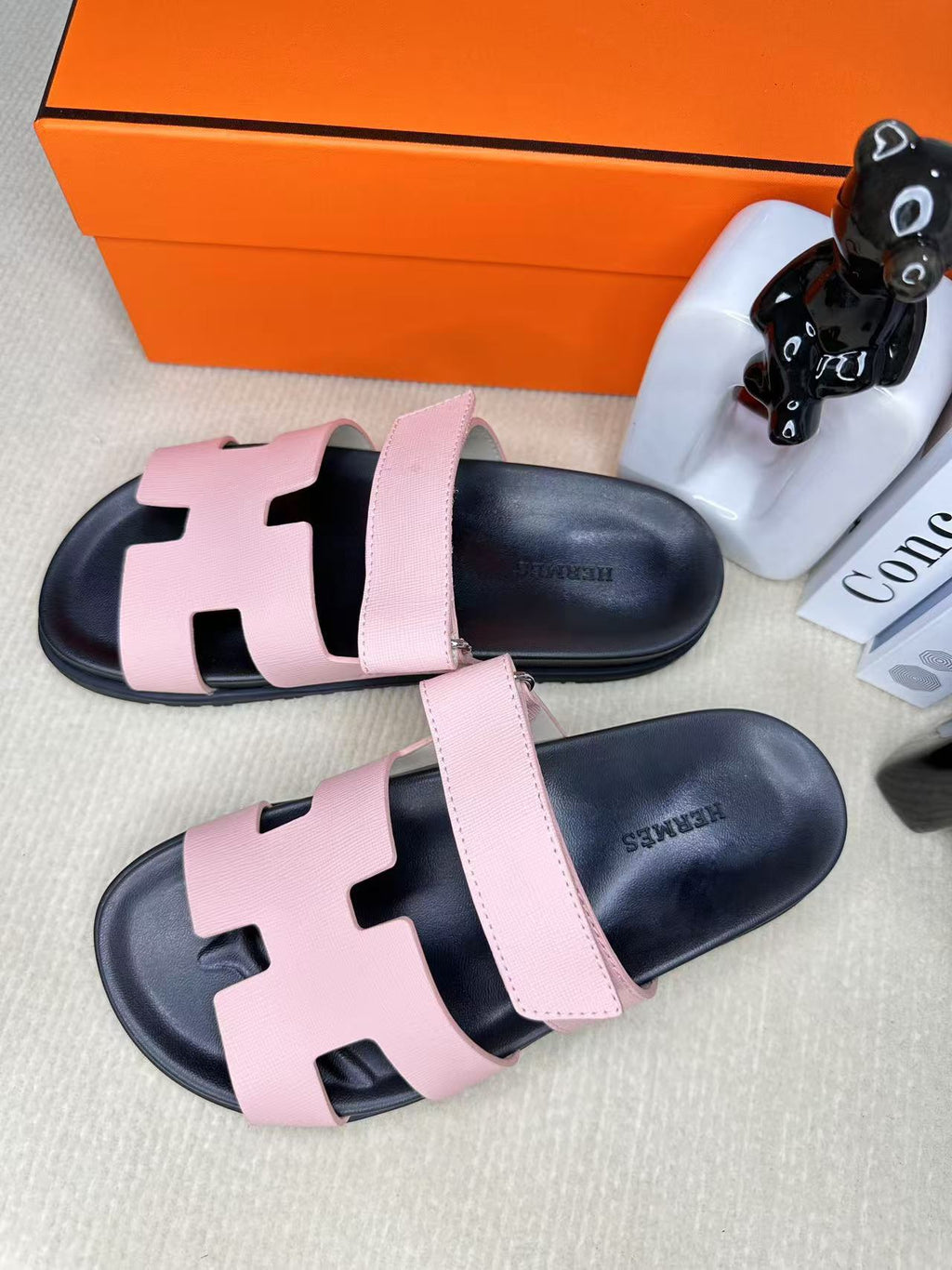 Z2Q55H28 Popular leather shoes