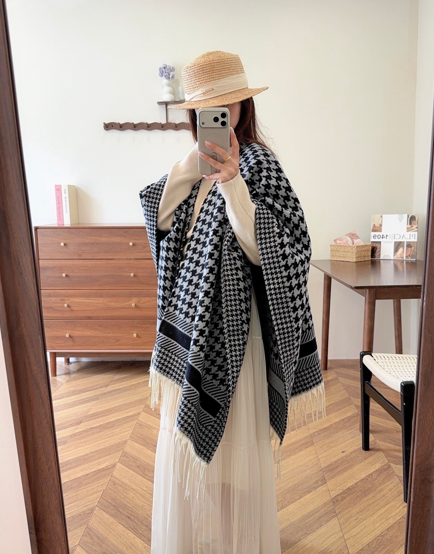 W1R86D64 Popular cape