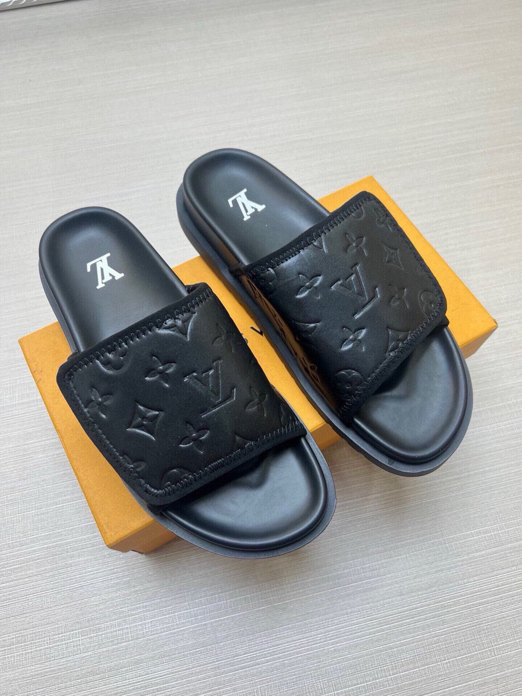 Z5LE210 Popular Slippers