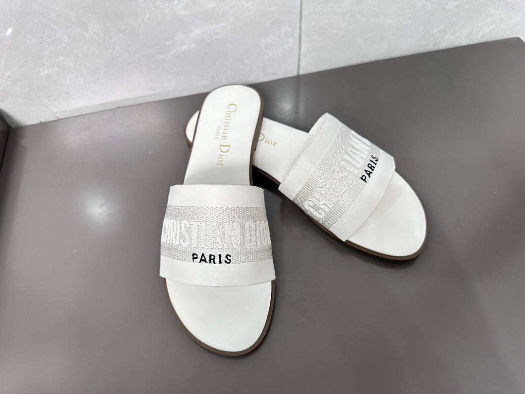 Z1ZD32 Popular slippers