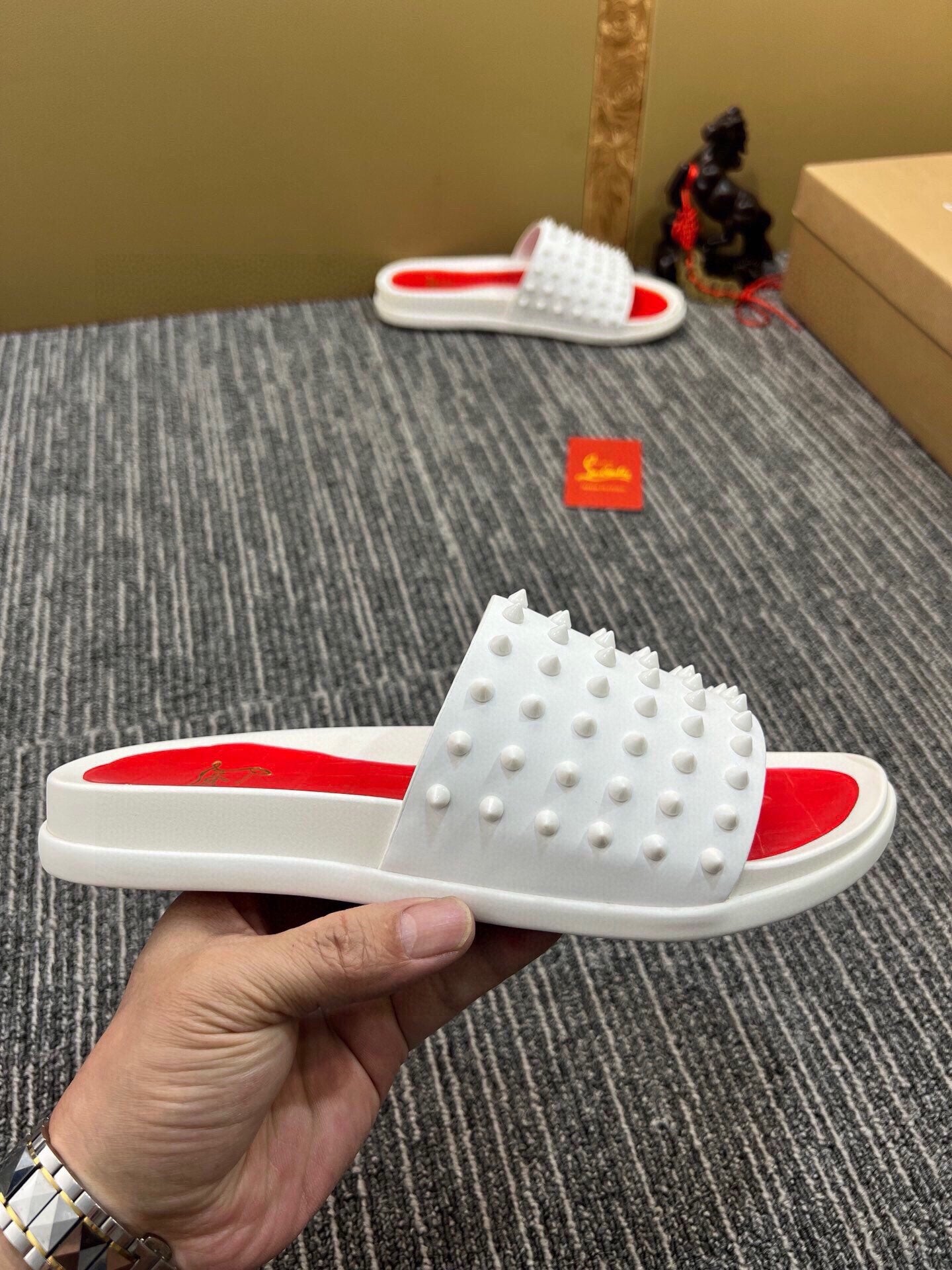 Z5ZA127 Popular slippers