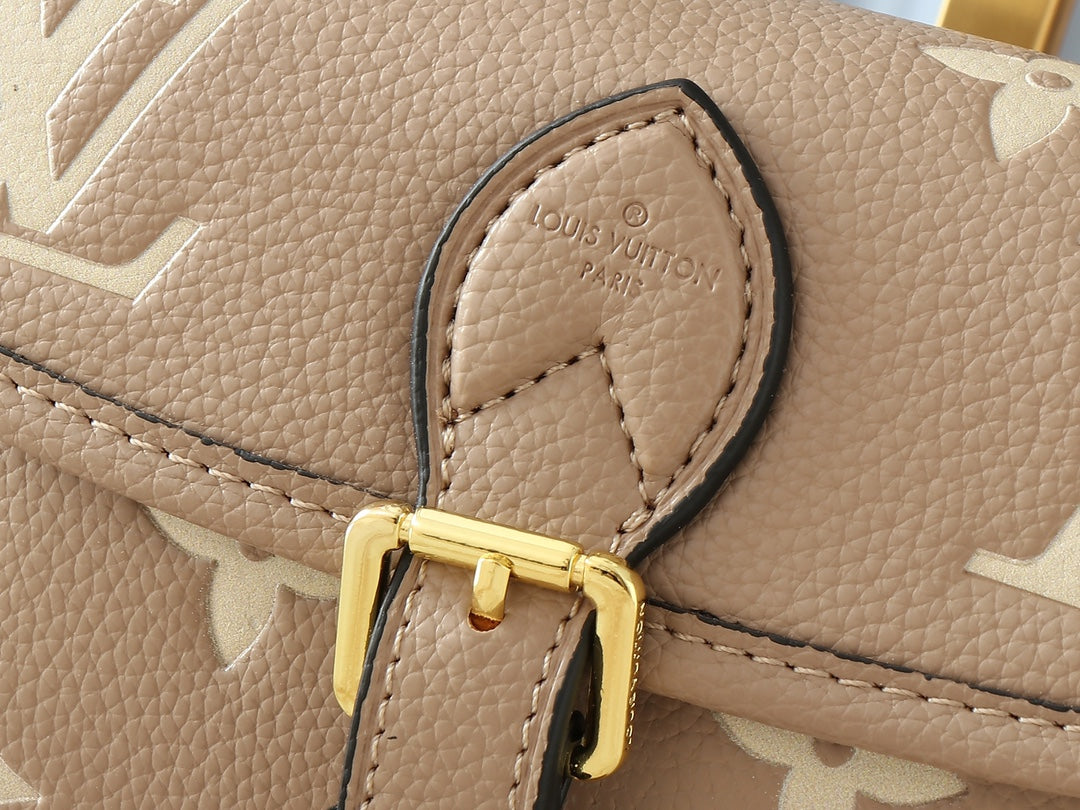 B1X45E4 Popular leather bag