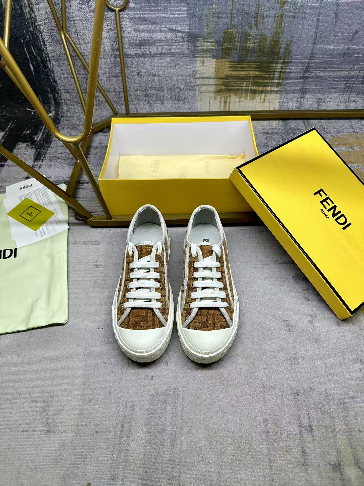 Z2Q105F186 Popular high-quality  shoes