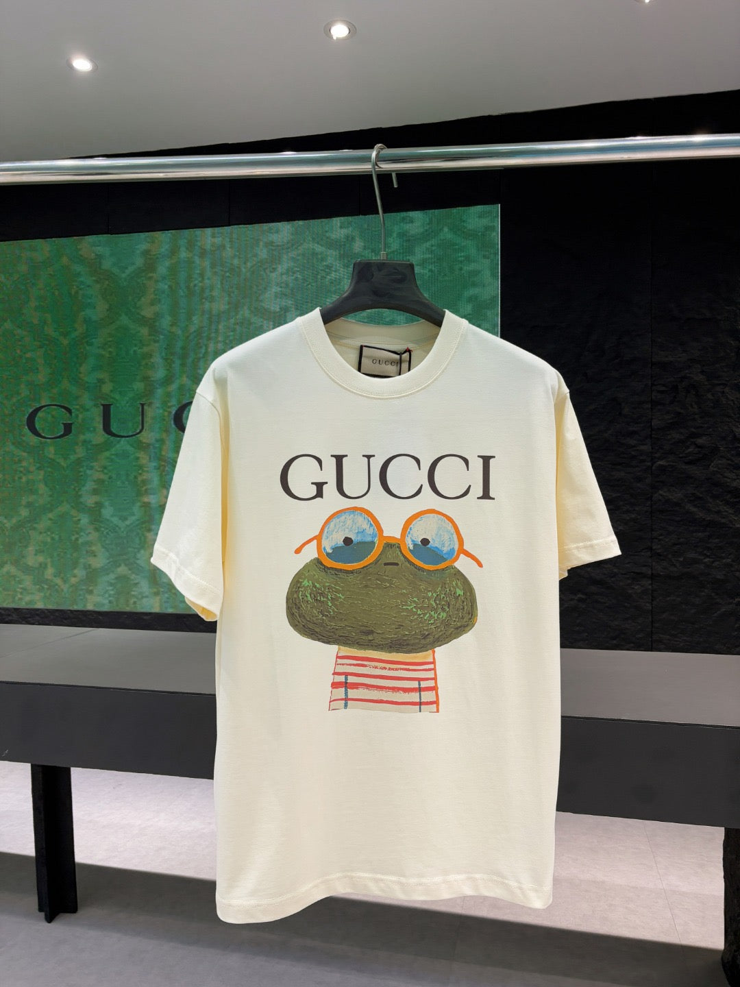 U1R76B48 Popular T-shirts