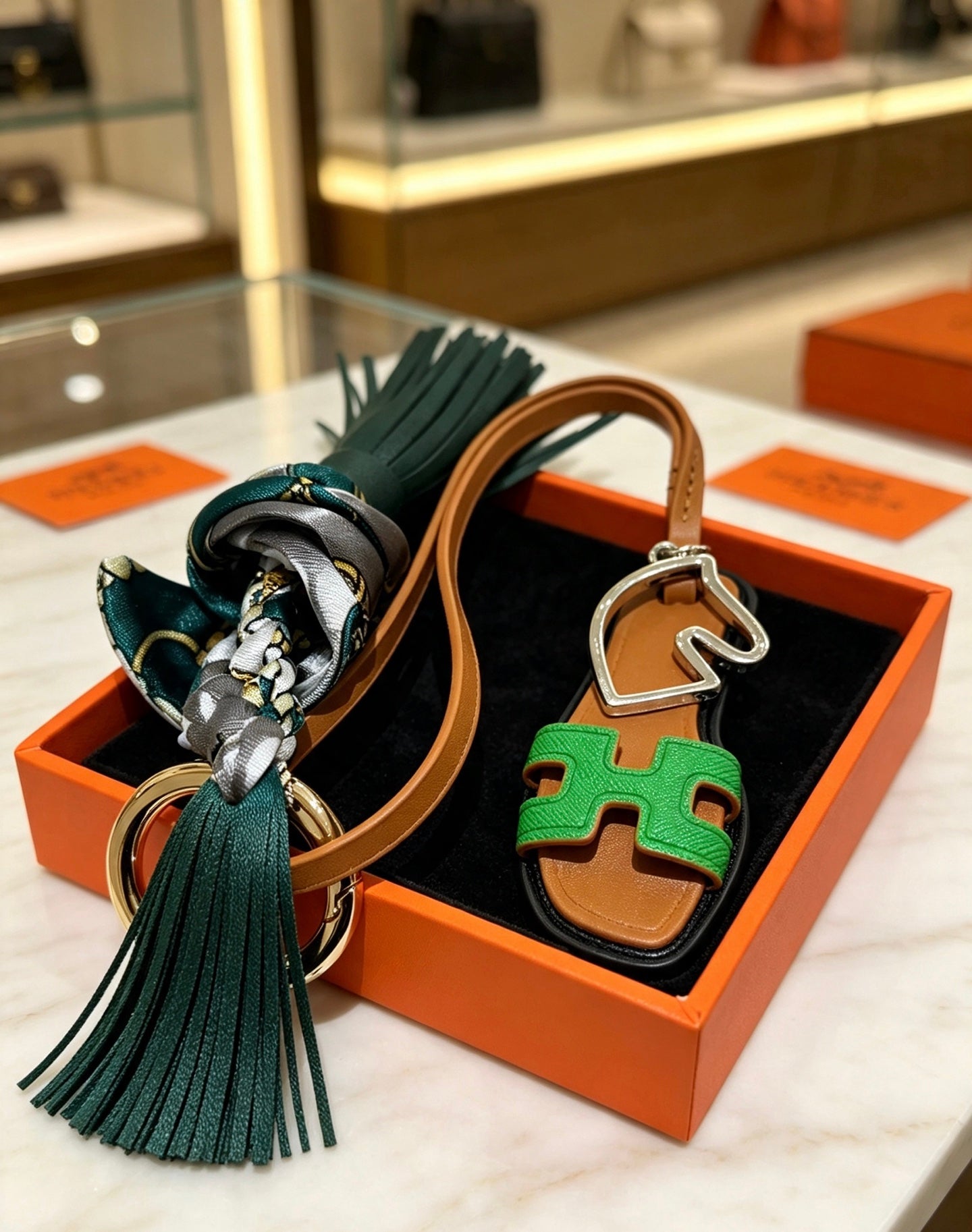 A1R76H105 Popular bag 's charms accessories