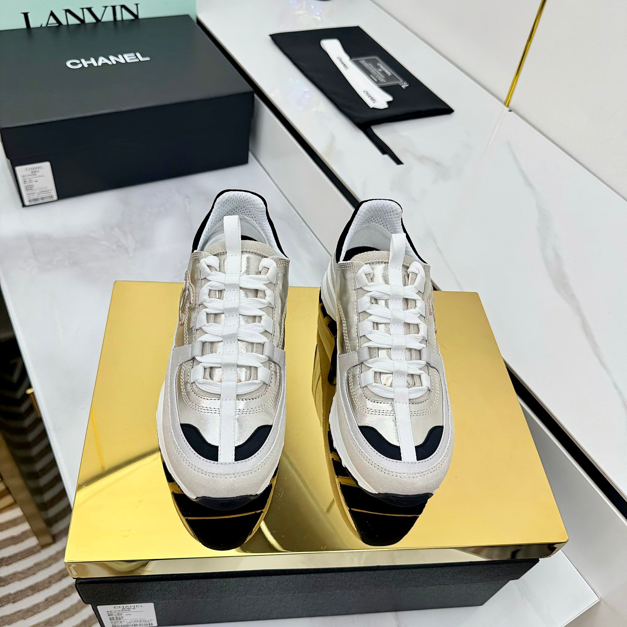 Z2R85C6  Popular high quality shoes