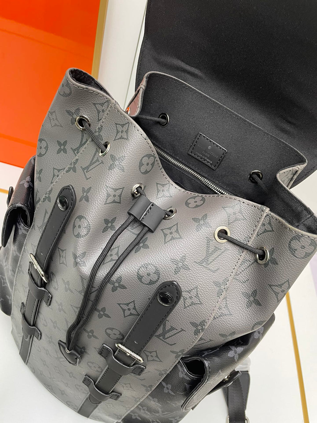 B1W15E68 Popular  leather Backpacks