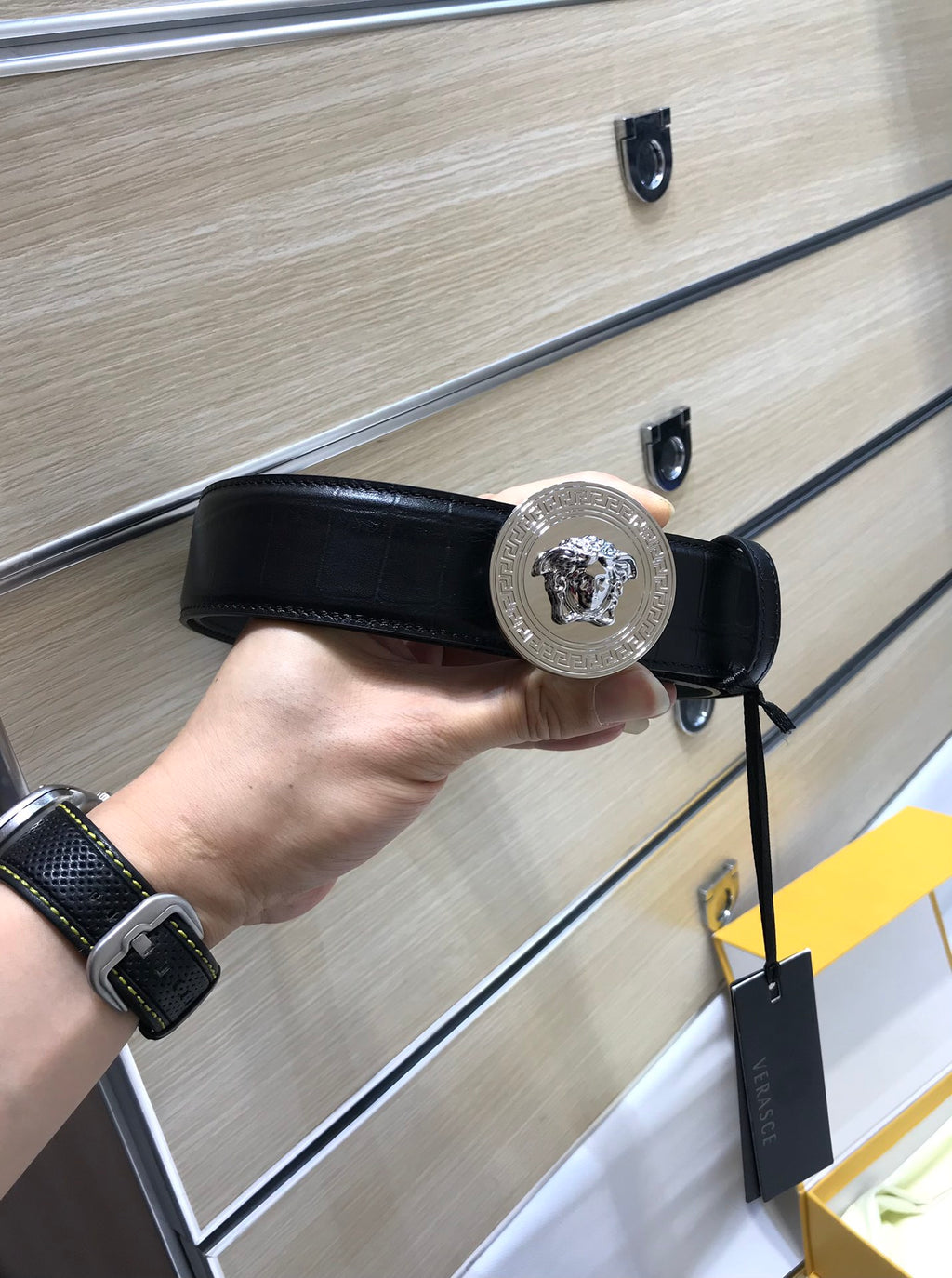 P1Q64V83 Popular   High quality belt With full package