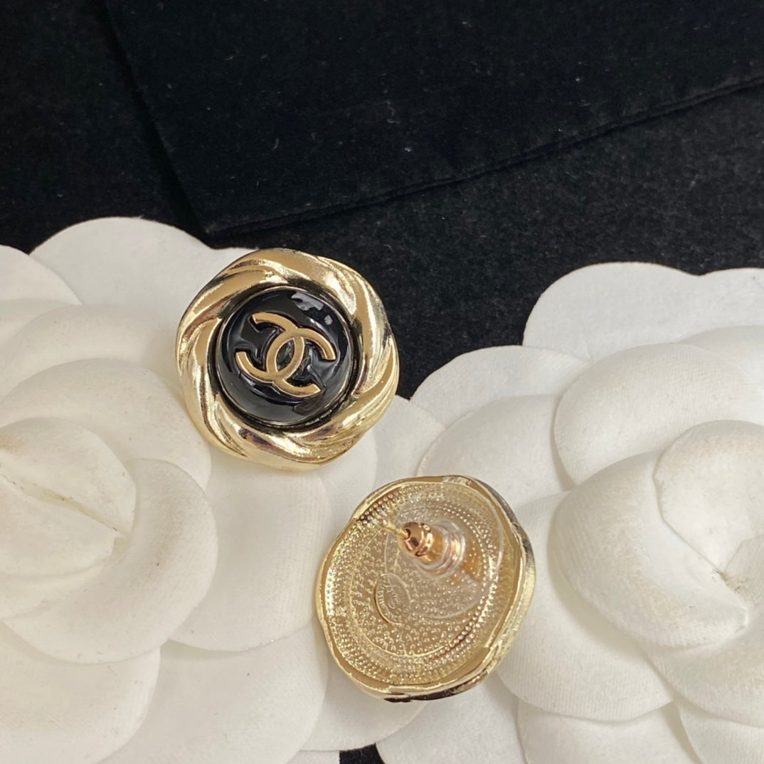 X1Q45C11E Popular Earrings