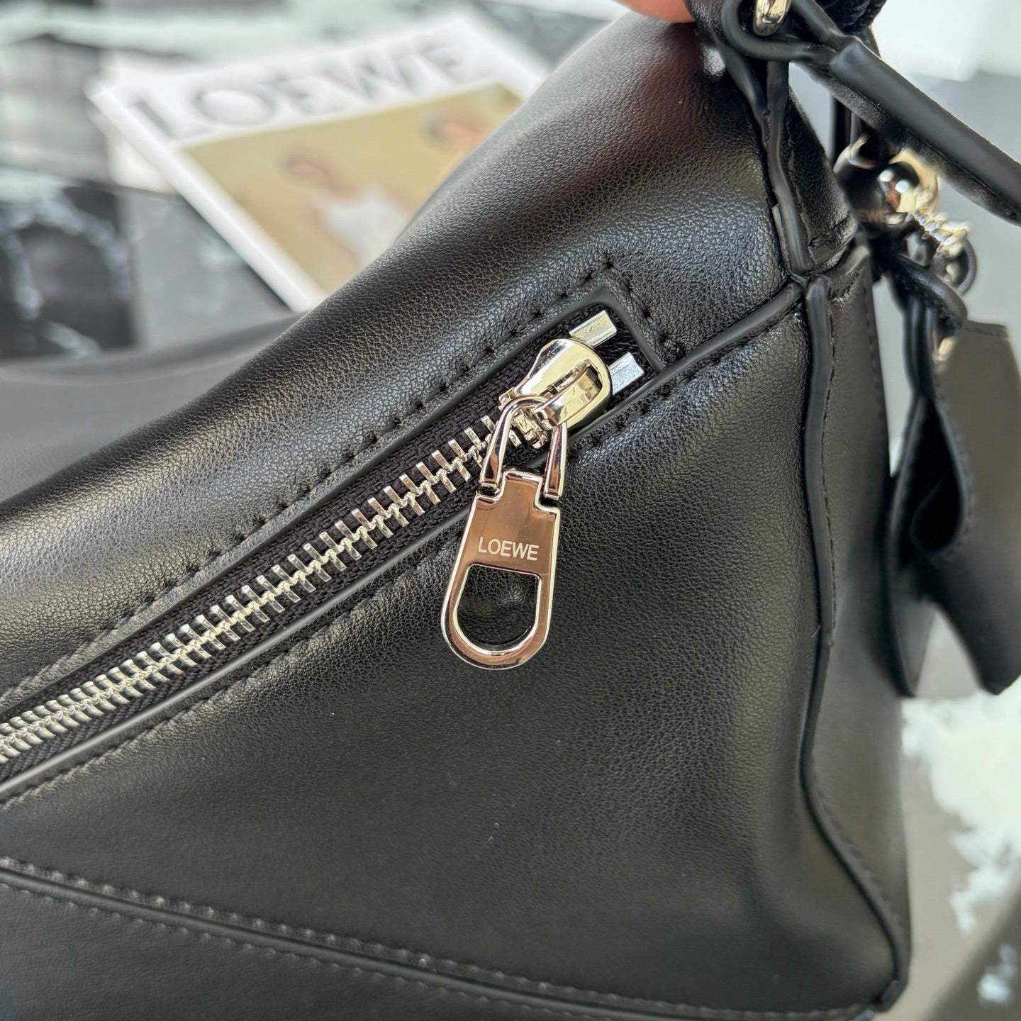 B1R66A16 Popular leather bag