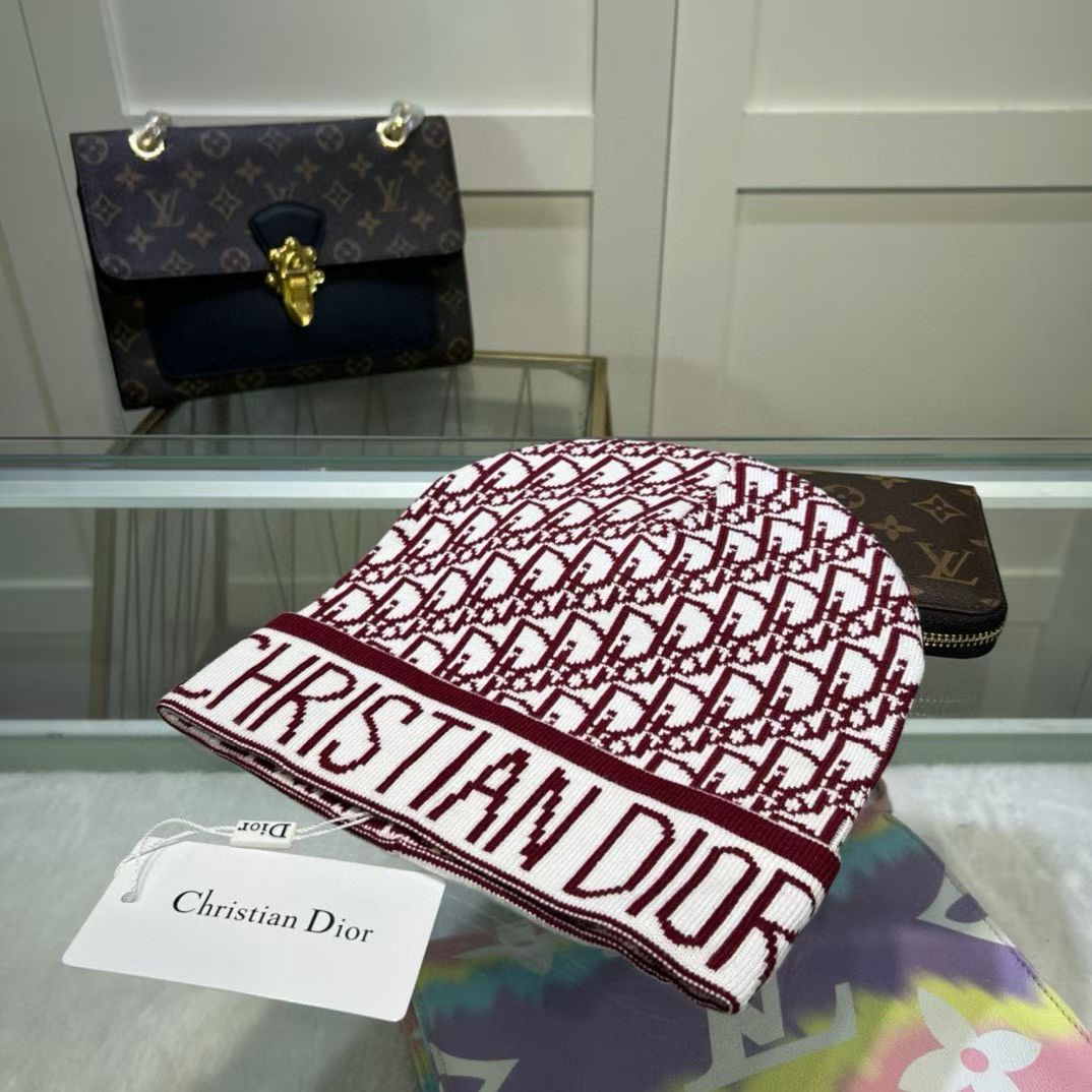 M1R86D83 Popular hats