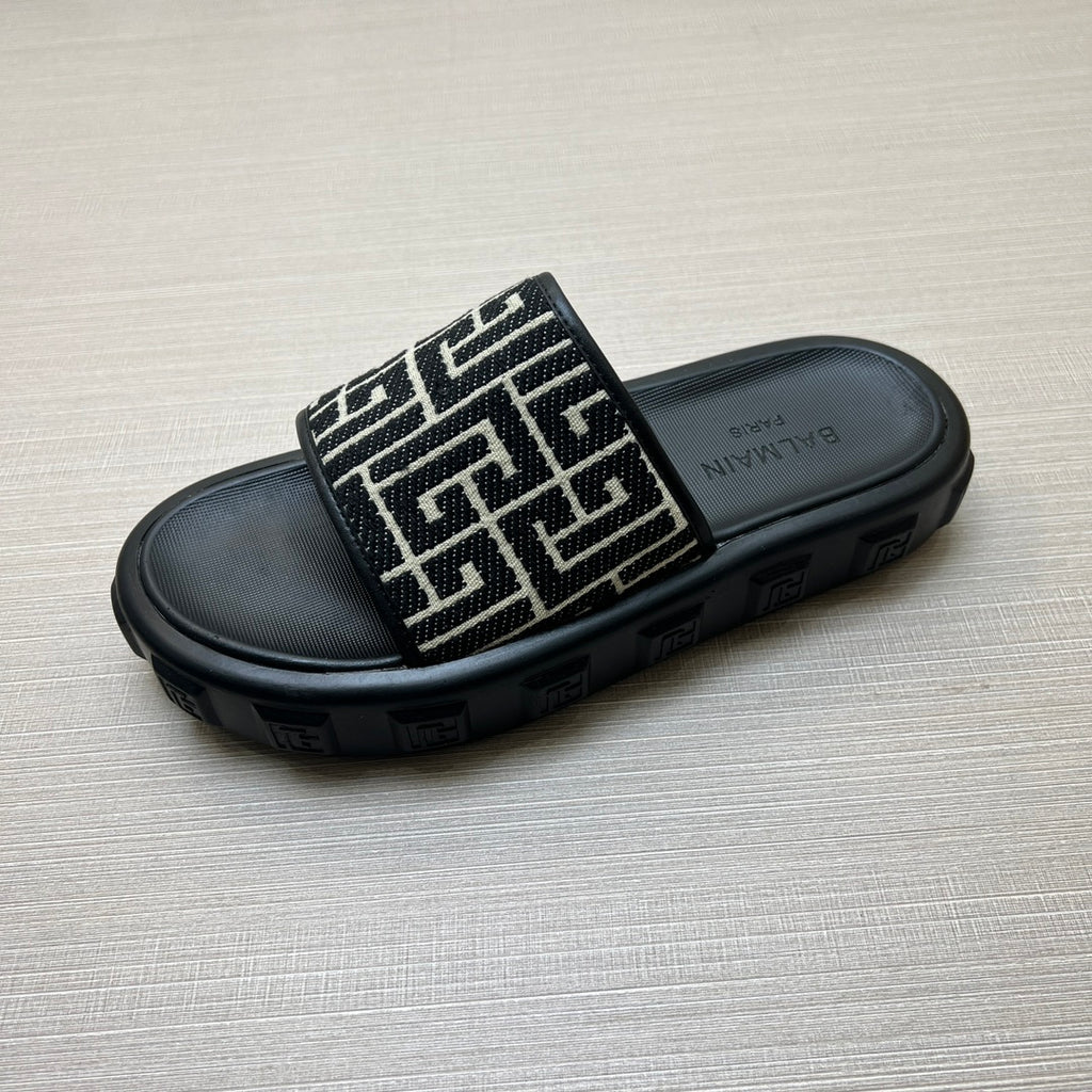 Z5ZA110  Popular slippers