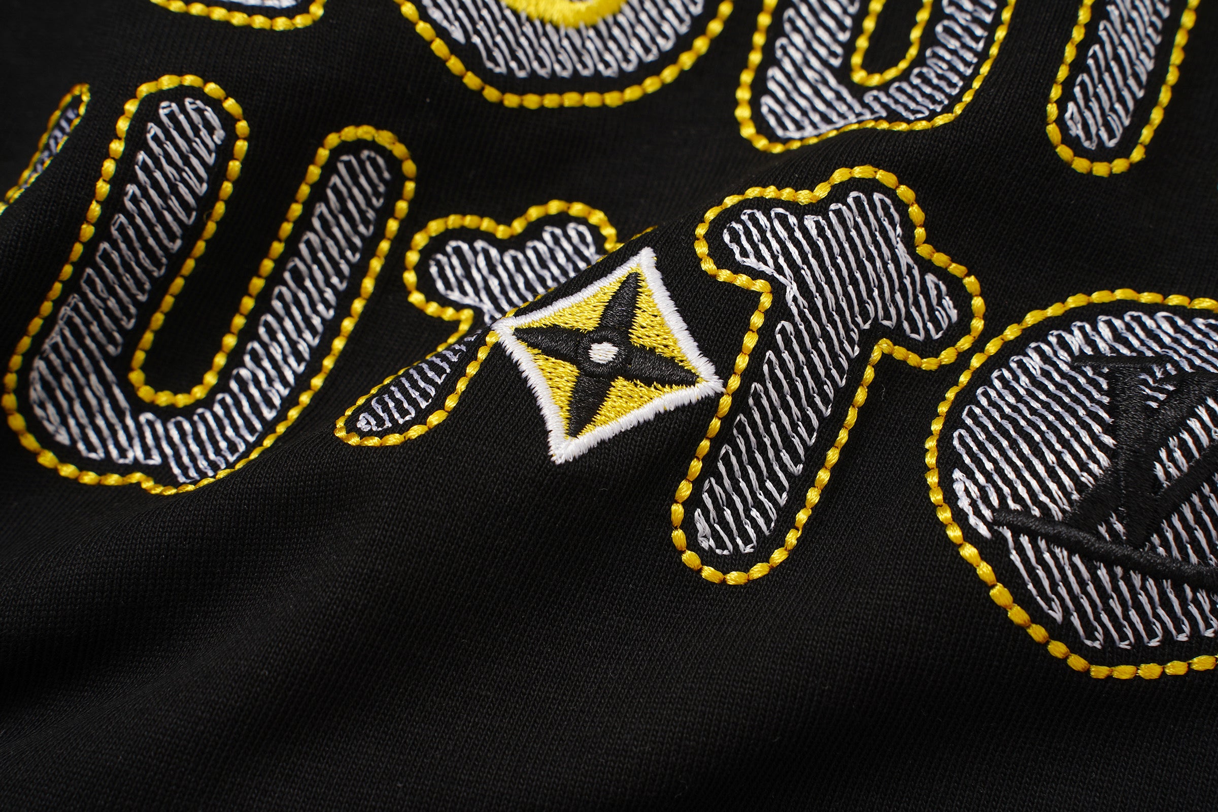 U1R76E15 Popular T-shirts