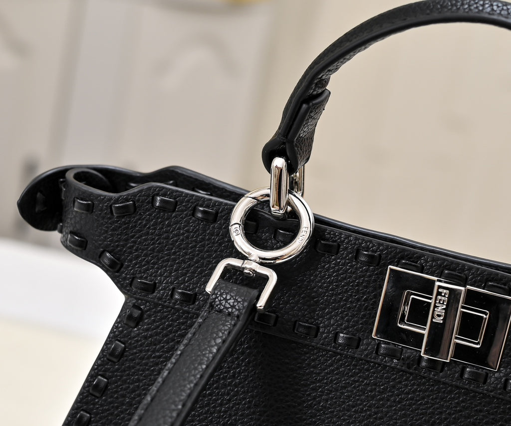 B1R115F136 Popular leather bag