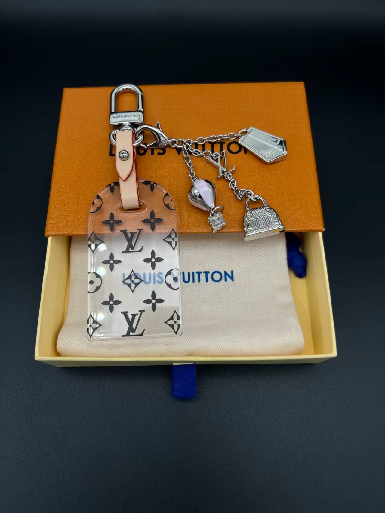 A1R76E50 Popular bag 's charms accessories