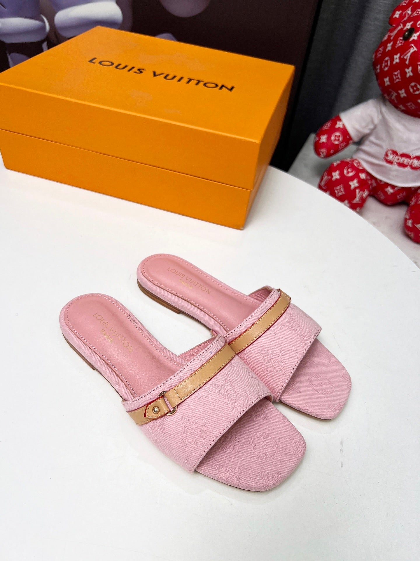 Z2R45E23  Popular high-quality shoes