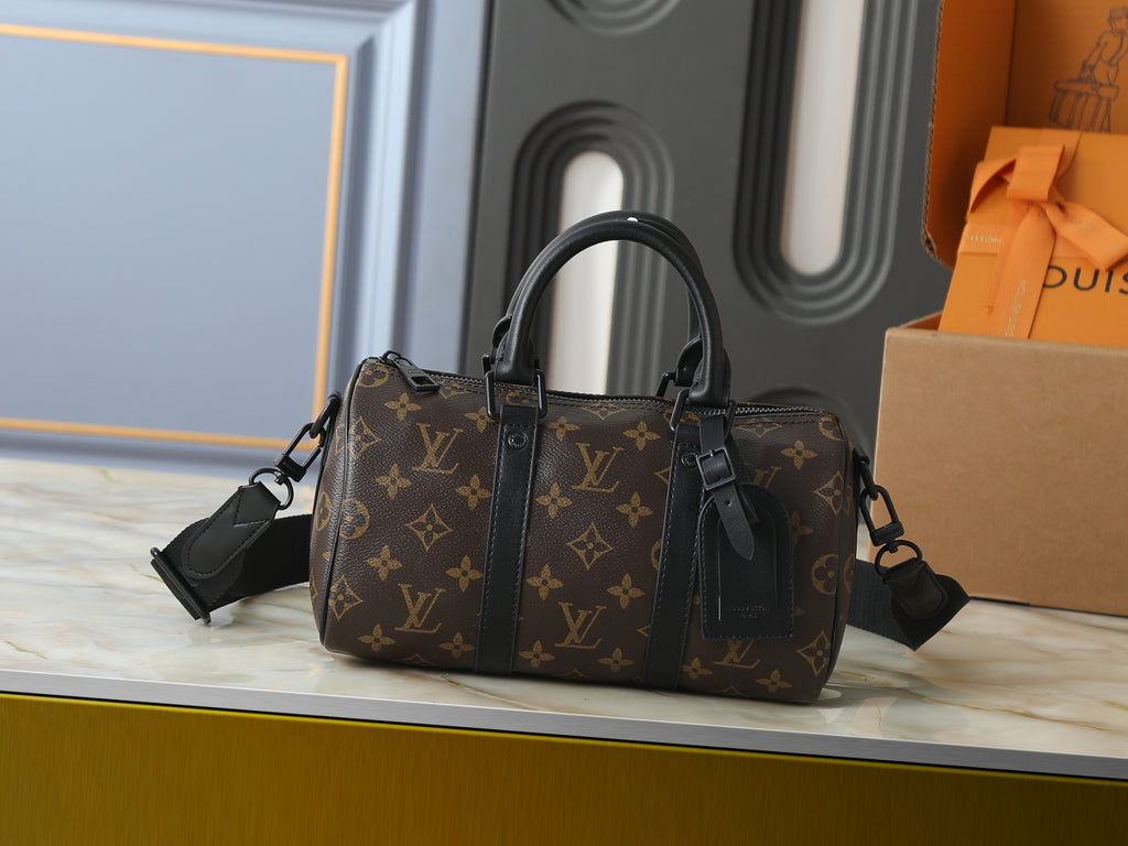 B1R76E53 Popular leather bag